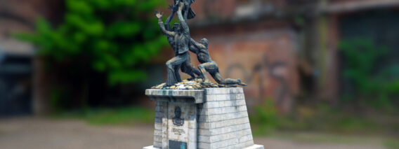 mexico statue